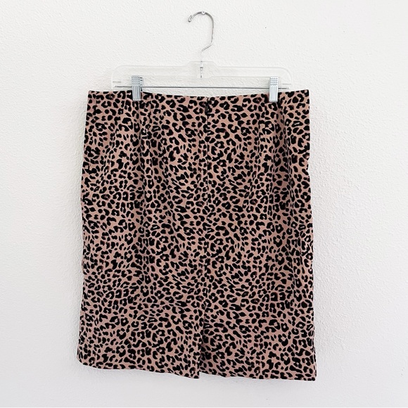 Talbots Animal Print Leopard Print Pencil Skirt Size 16P - Picture 3 of 7